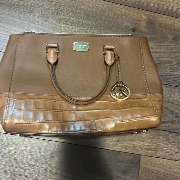 Michael Kors kellen satchel leather purse - Picture 8 of 11